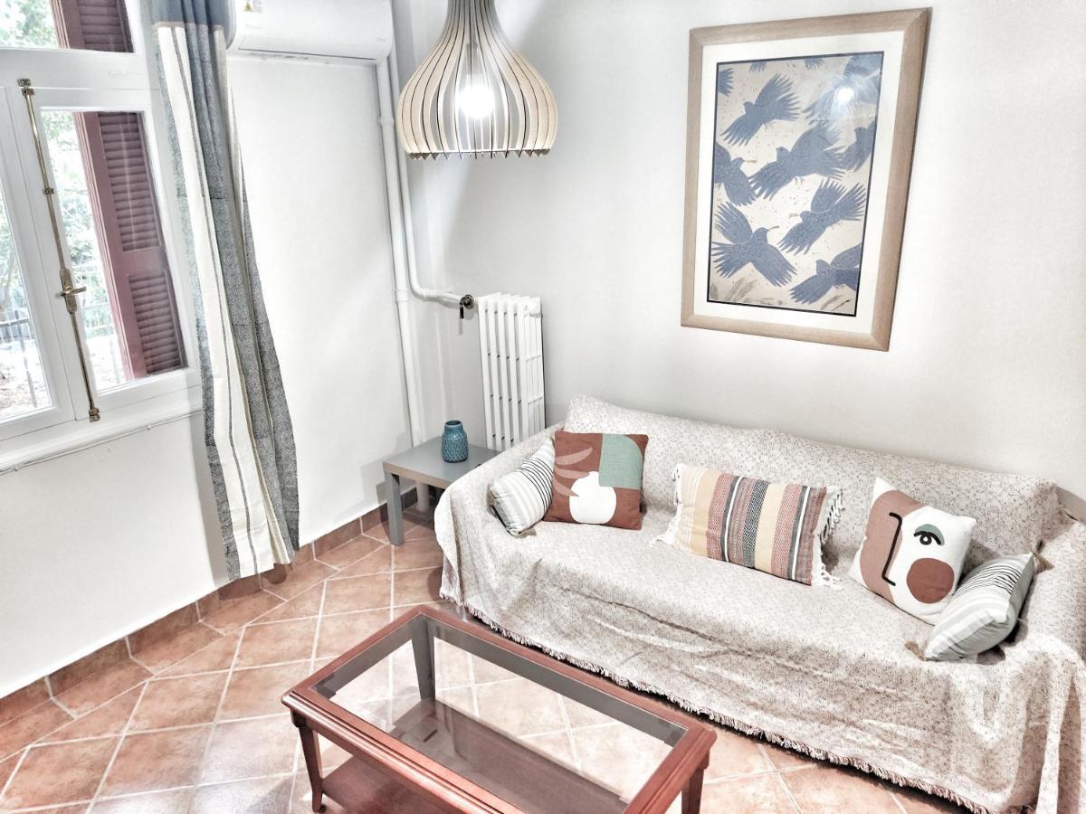 Apartament Under The Rock Of Acropolis By Yha Ateny Zewnętrze zdjęcie